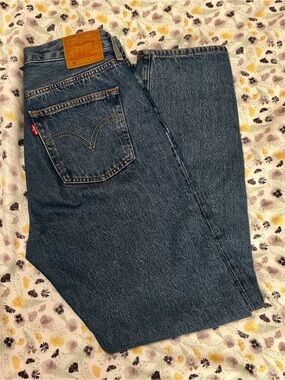 Women’s Levi’s 501s